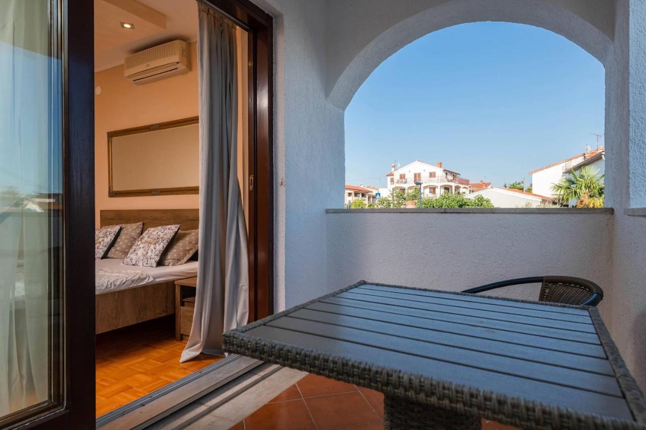 Villa Zorica Porec Exterior photo